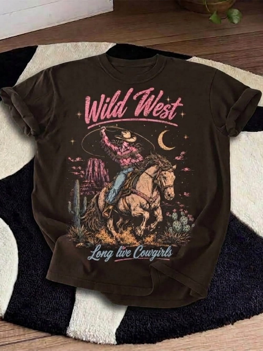 Wild West 'Long Live Cowgirls' Shirt, Vintage Western Graphic Tee - Unisex
